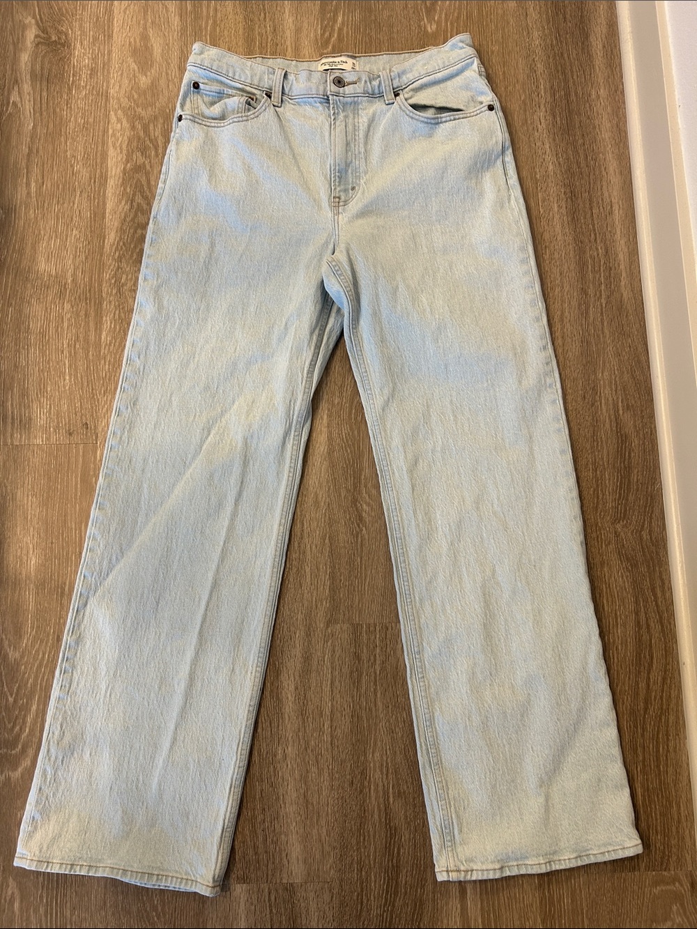 Abercrombie & Fitch - The ‘90s Relaxed High Rise Jeans